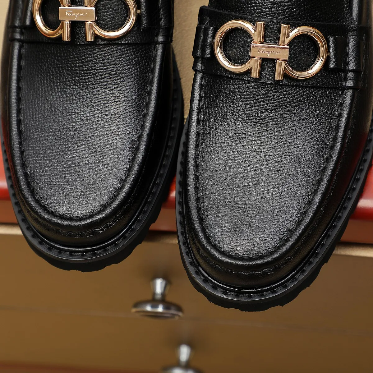 Men's shoes 💰440 Ferragamo [Ferragamo] top imported suit men's shoes 💯Original copy of the official website, product materials: selected imported embossed calfskin + luxury hardware buckle accessories ~ imported water-dyed cow 🐂 leather lining. Strong three-dimensional visual effect, original combination outsole, multiple colors available😘 Size: 39-44 (38.45.46. Customized)